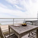 Seahouse By Bloss, Seafront Duplexappartement